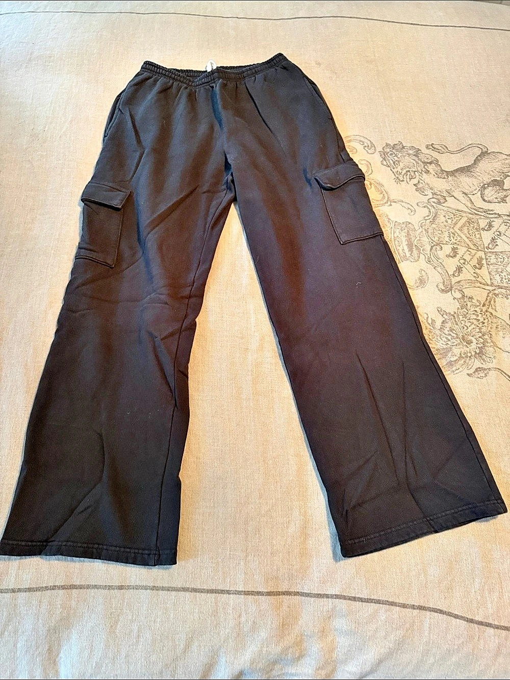 Brandy Melville Black Cargo Wide Leg Pants - Medium28